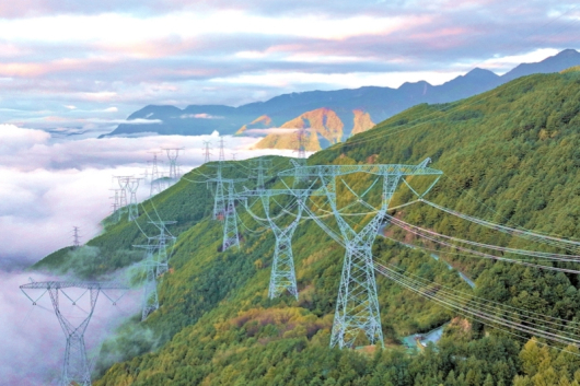 “十四五”國家電網(wǎng)發(fā)展成效①:轉(zhuǎn)型發(fā)展向新向綠